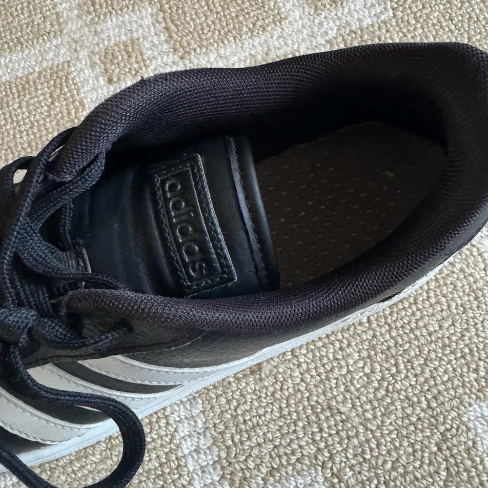 Adidas Classic 3-Stripe Low Top Leather Sneakers Retro Streetwear Black 10.5